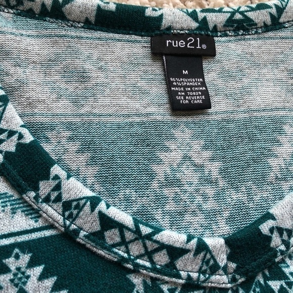 🆕 soft & cozy aztec striped long sleeve v neck - Picture 5 of 8